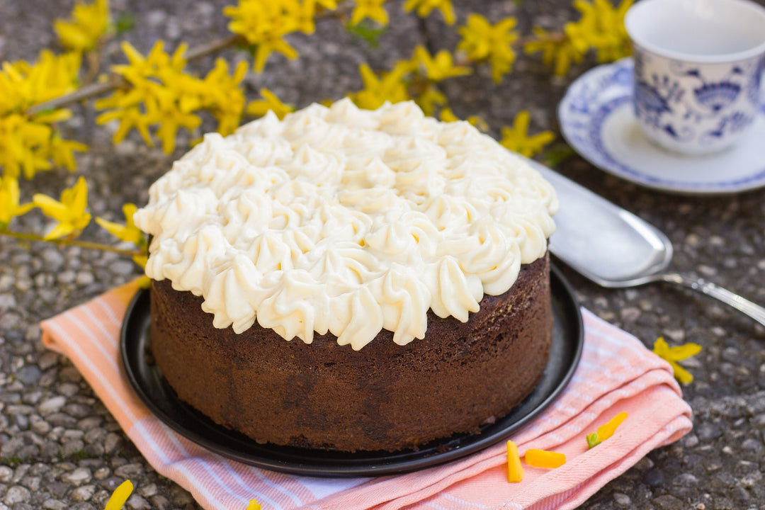 Genieße die süße Verführung: Die ultimative Rum-Sahne Torte