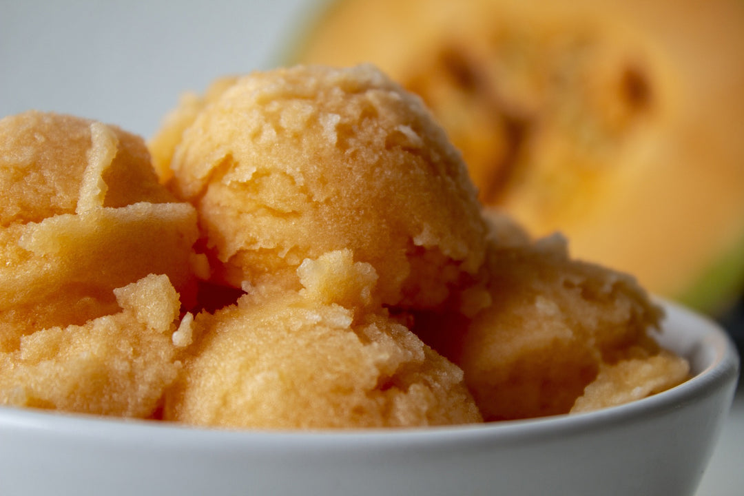 Erfrischendes Orangen-Rum Sorbet: Der perfekte Dessert-Genuss für warme Tage!
